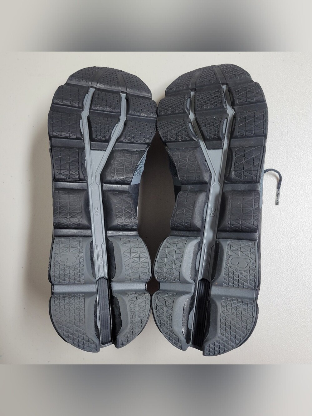 On Running Cloudace Running Shoes Men's Size 13. - Picture 8 of 11